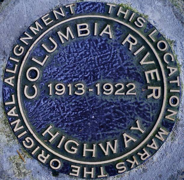 istock Columbia River Gorge Marker 1142524395