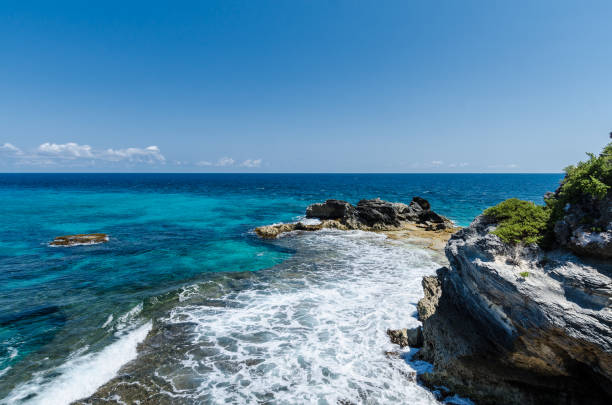 istock Scenic view from the cliffs of Isla Mujeres 1142526695