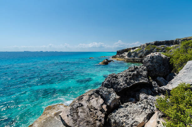 istock Scenic view from the cliffs of Isla Mujeres 1142529142