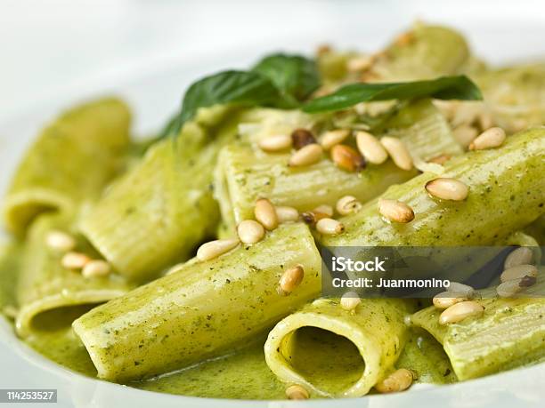 Rigatoni Genovese - Fotografias de stock e mais imagens de Acompanhamento - Acompanhamento, Almoço, Comida