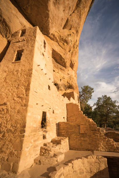 vue partielle d’une tour au cliff palace, une ancienne demeure de la falaise de puebloan (anasazi) habitée jusqu’au xiiie siècle, parc national de mesa verde, colorado, états-unis - american culture usa history anasazi photos et images de collection