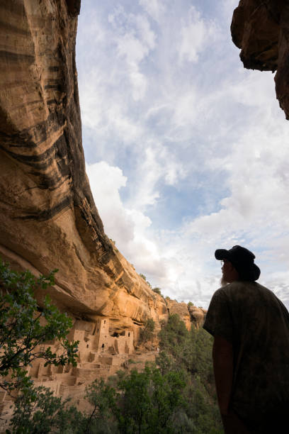 explorez cliff palace, mesa verde - ancient pueblo peoples photos et images de collection