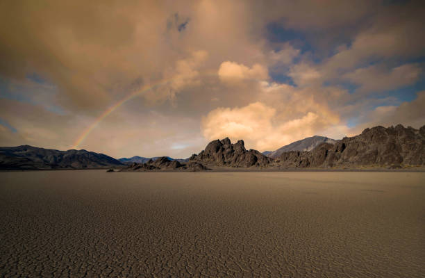 レーストラックプラヤ、デスバレー np - death valley national park california desert valley ストックフォトと画像