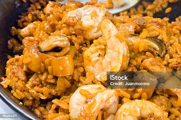 Marisco Paella - Fotografias de stock e mais imagens de Almoço - Almoço, Amarelo, Arroz - Alimento Básico