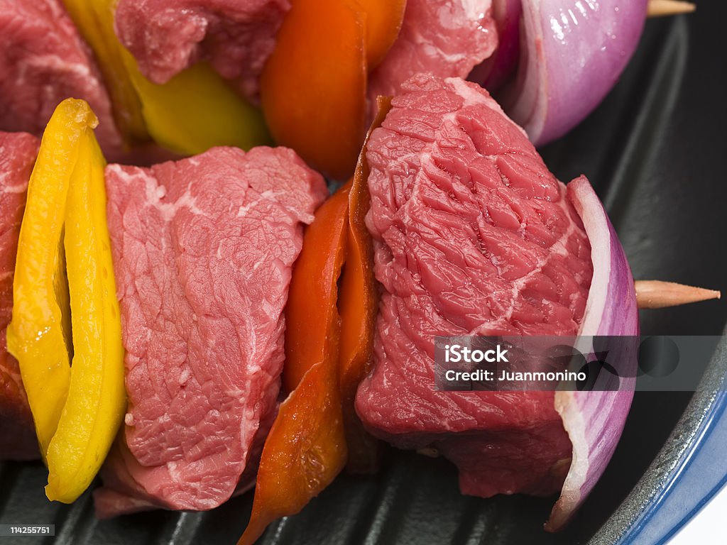 Brochette de carne de vaca crus - Royalty-free Bife Foto de stock