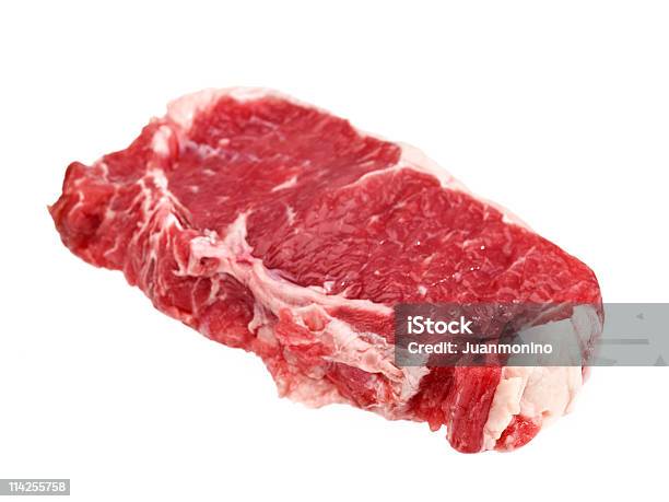 Photo libre de droit de Raw Steak De New York banque d'images et plus d'images libres de droit de Bifteck Delmonico - Bifteck Delmonico, Aliment cru, Fond blanc