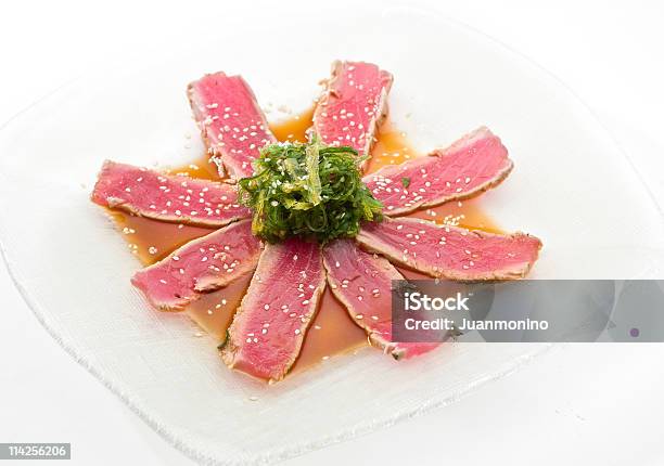 Atún Ahi Foto de stock y más banco de imágenes de Alimento - Alimento, Aperitivo - Plato de comida, Cena