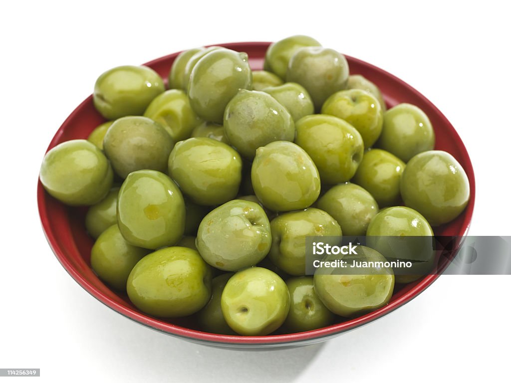 Piatto di olive verdi - Foto stock royalty-free di Alimentazione sana