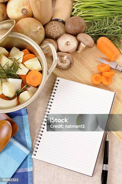 Winter Gemüse Mit Kochbuch Stockfoto und mehr Bilder von Aufgabenliste - Aufgabenliste, Auflauf, Bildhintergrund