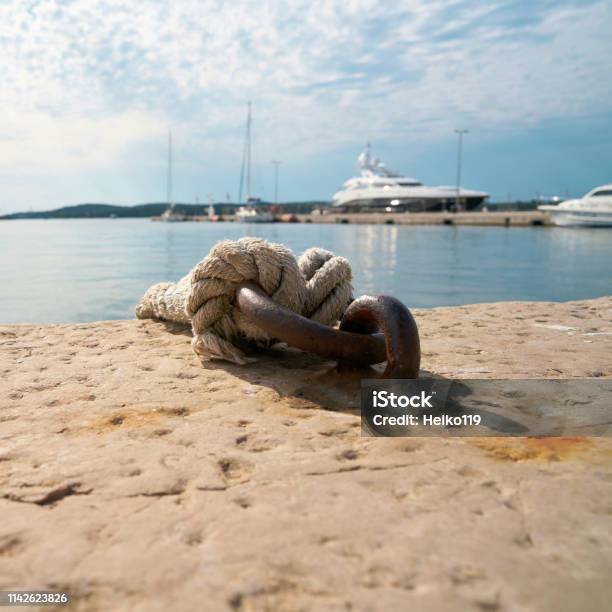 Anlegeplatz Für Boote Stockfoto und mehr Bilder von Achtung Hafenkai - Achtung Hafenkai, Adriatisches Meer, Anlegestelle