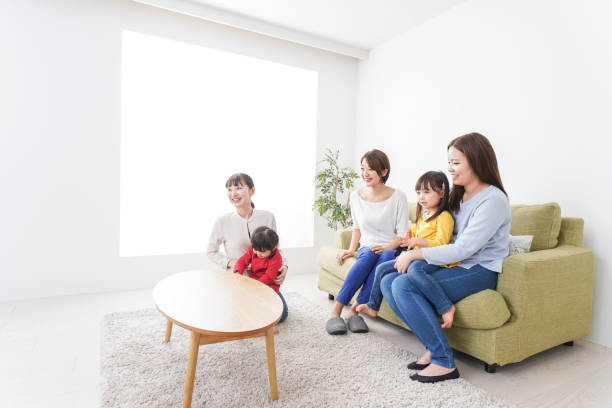 istock Mom friends and children 1142632720