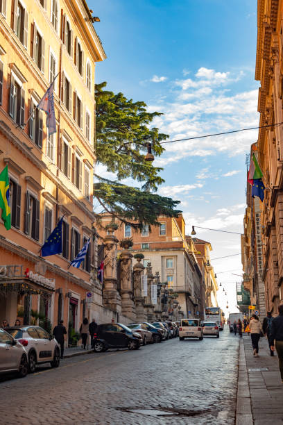 パラッツォバルベリーニ-ストリートビュー-ローマ, イタリア - palazzo barberini ストックフォトと画像