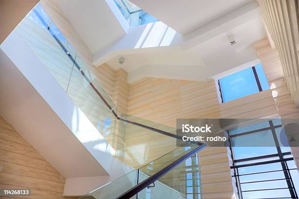 Luxus Treppe Hall Stockfoto und mehr Bilder von Glas - Glas, Treppe, Designer-Einrichtung