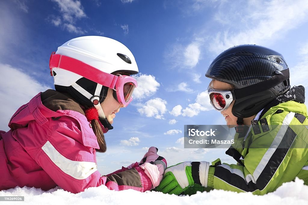 Niños en traje de esquí - Foto de stock de Accesorio de cabeza libre de derechos