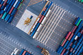hafen-bunte-container.jpg?b=1&s=170x170&k=20&c=aqJYoBJ30H1qIt4XuQ3dN6huDz3NMQa7sDyy2W-GWpw=