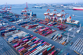hafen-bunte-container.jpg?b=1&s=170x170&k=20&c=3WDQjwyOrDWeseDRTeVMTNqWPprscRl-ZFWPzInogIM=