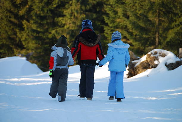istock Walking Children in Winter 114273084