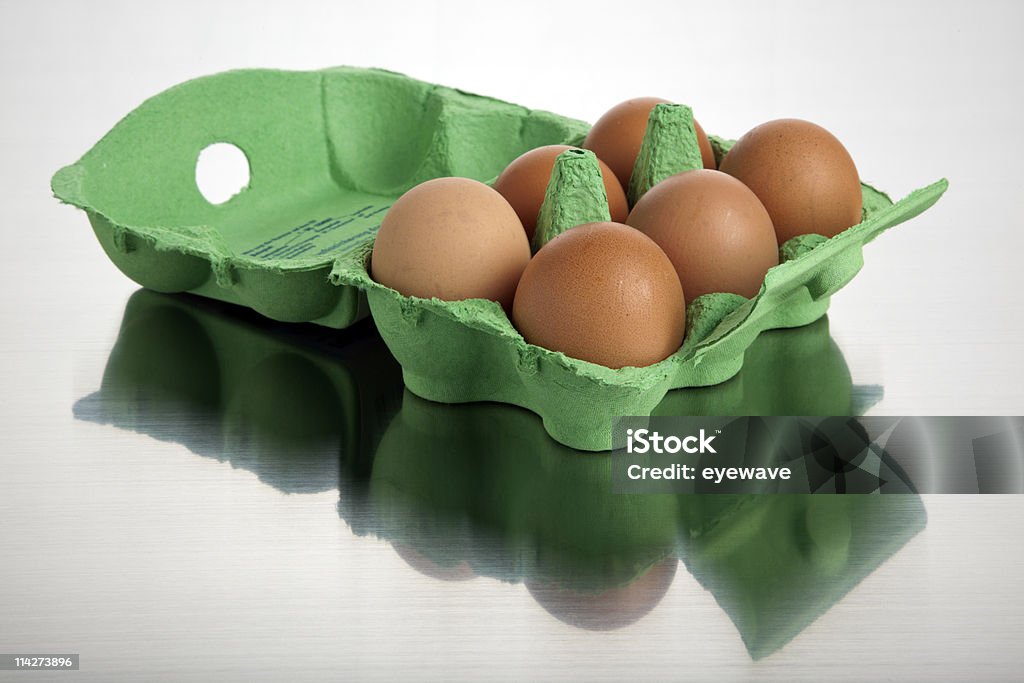 Sześć Brązowe jaja w polu - Zbiór zdjęć royalty-free (Bez ludzi)