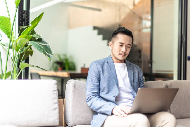 istock Asian business people working in the office 1142769294