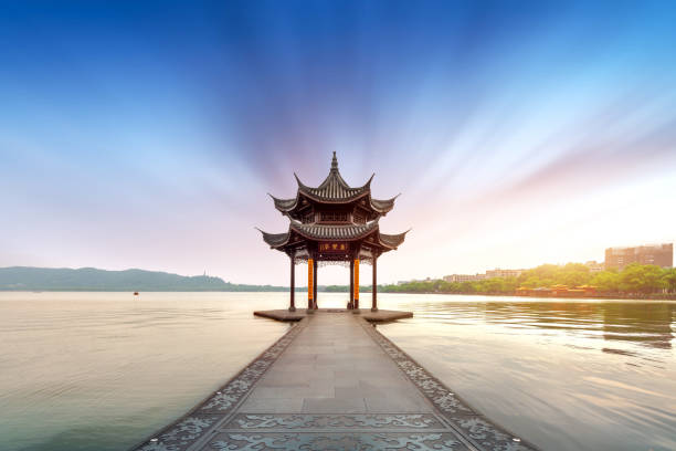 China Hangzhou West Lake Landscape chinese ancient pavilion on the west lake in hangzhou west lake stock pictures, royalty-free photos & images