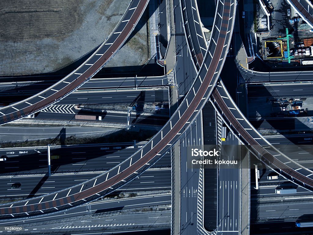 Strada di attraversamento - Foto stock royalty-free di Autostrada a corsie multiple