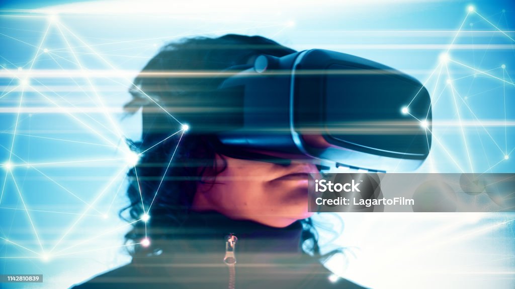 VR ゲームクリエイティブコンセプト、vr メガネと女の子ゲーム - VRデバイスのロイヤリティフリーストックフォト