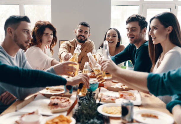 istock To our friendship! 1142843172