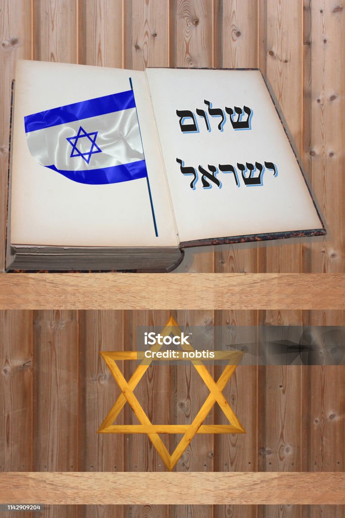 Foto de Livro Aberto Em Uma Prateleira Hebraico Shalom Israel Judaísmo e  mais fotos de stock de Aberto - iStock