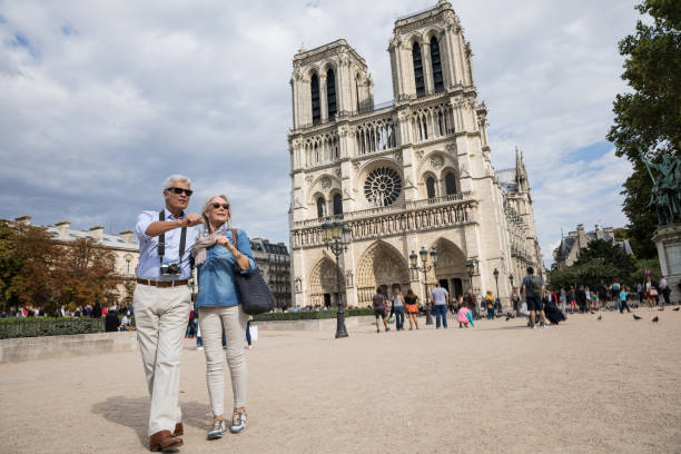 istock Seniors in Paris, having a wonderful vacation 1142909338