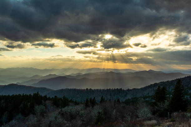 istock Sunset Along the Blue Ridge Mountains from Cowee 1142933540