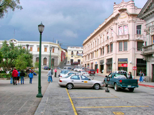 quetzaltenango central plaza and streets in historic city center - guatemala antigua central america color image imagens e fotografias de stock