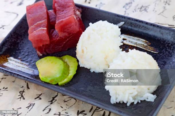 Ahi Sashimi Blocos Com Abacate E De Arroz - Fotografias de stock e mais imagens de Abacate - Abacate, Carne, Comida