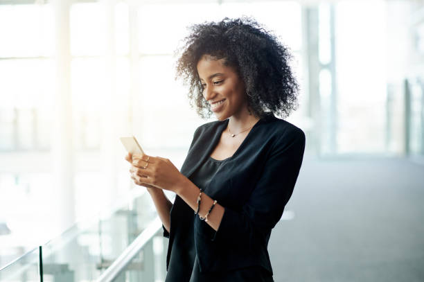 istock She knows who to contact to keep business going 1143033142