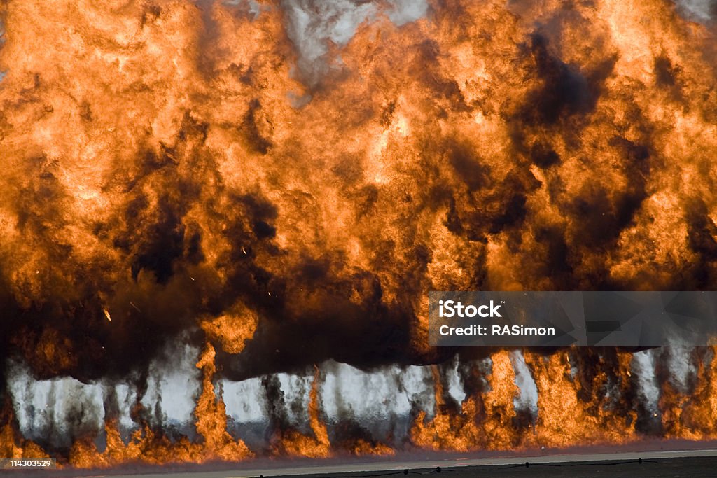 壁の暖炉 - ナパーム弾のロイヤリティフリーストックフォト