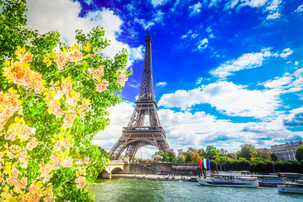 istock eiffel tour over Seine river 1143054219