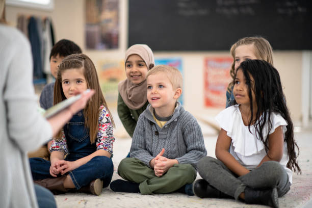istock Listening to a story 1143072358