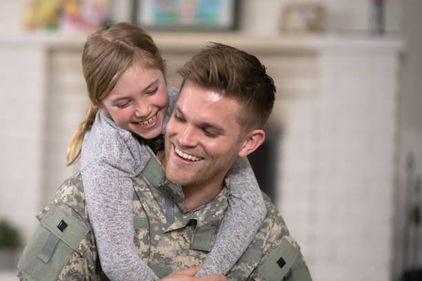 istock Military Dad with his daughter 1143072980