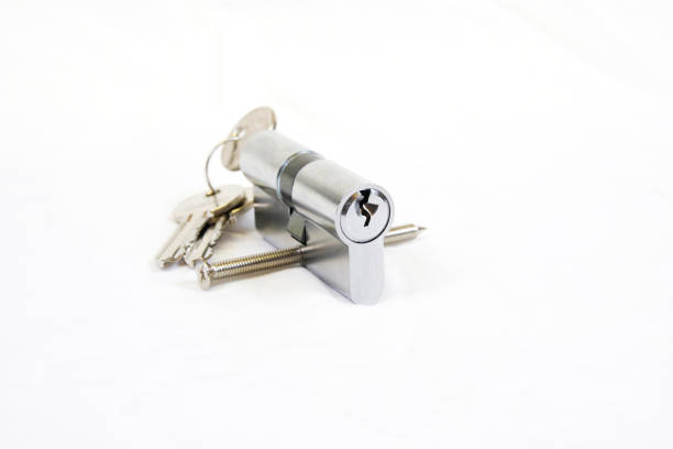istock Key hole with lock and keys isoleted on white background 1143073154