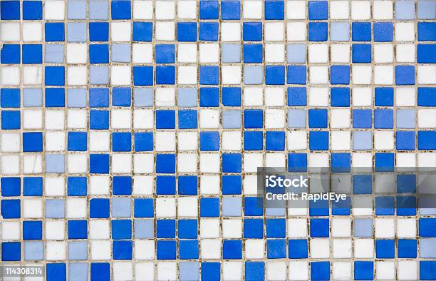 Foto de Azul E Branco Em Mosaico e mais fotos de stock de Abstrato - Abstrato, Azul, Azulejo