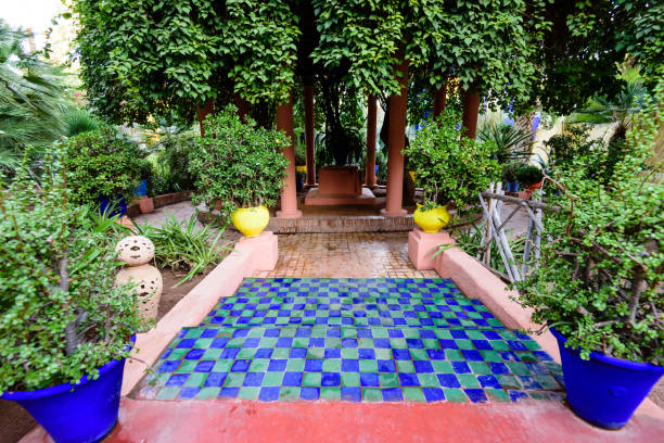 マジョレル庭園 - morocco majorelle gardens formal garden islam ストックフォトと画像