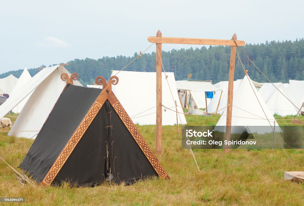 afbreken Betreffende Martelaar Old Russian Campground Black Tent In Nature Tent City Tent In The Tent City  Stock Photo - Download Image Now - iStock