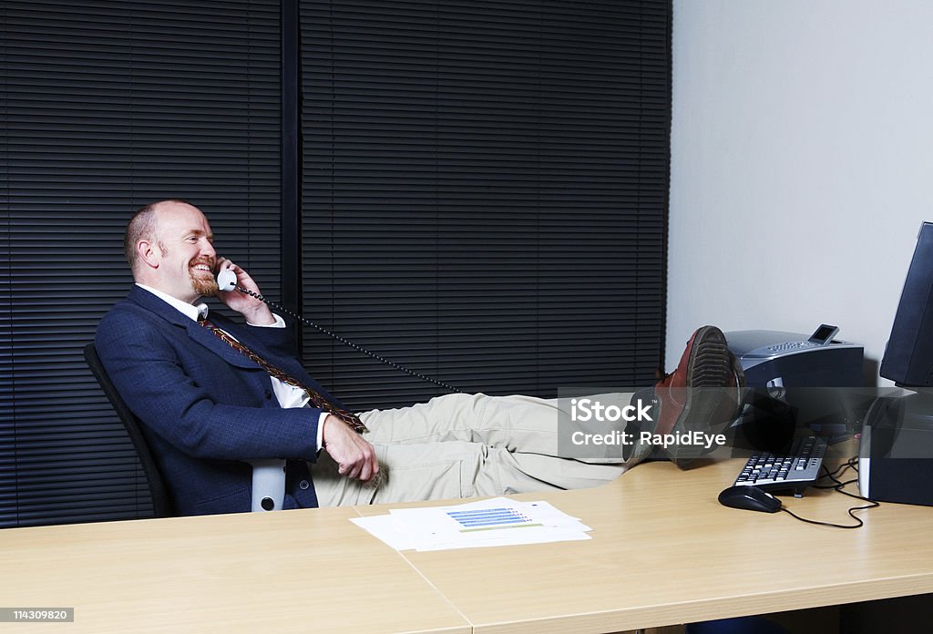 Chillin'en la oficina - Foto de stock de Faltar a clase libre de derechos