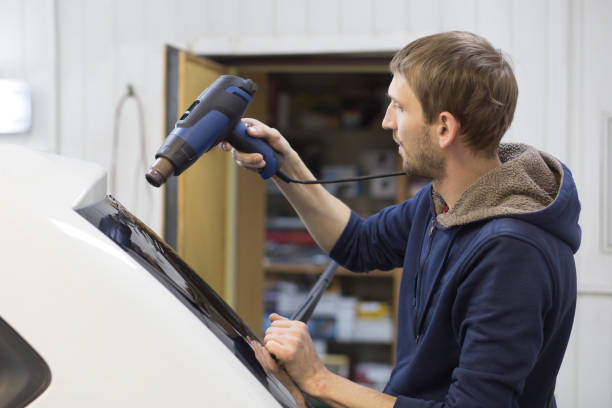 istock Install windows film on car Windows. 1143101250