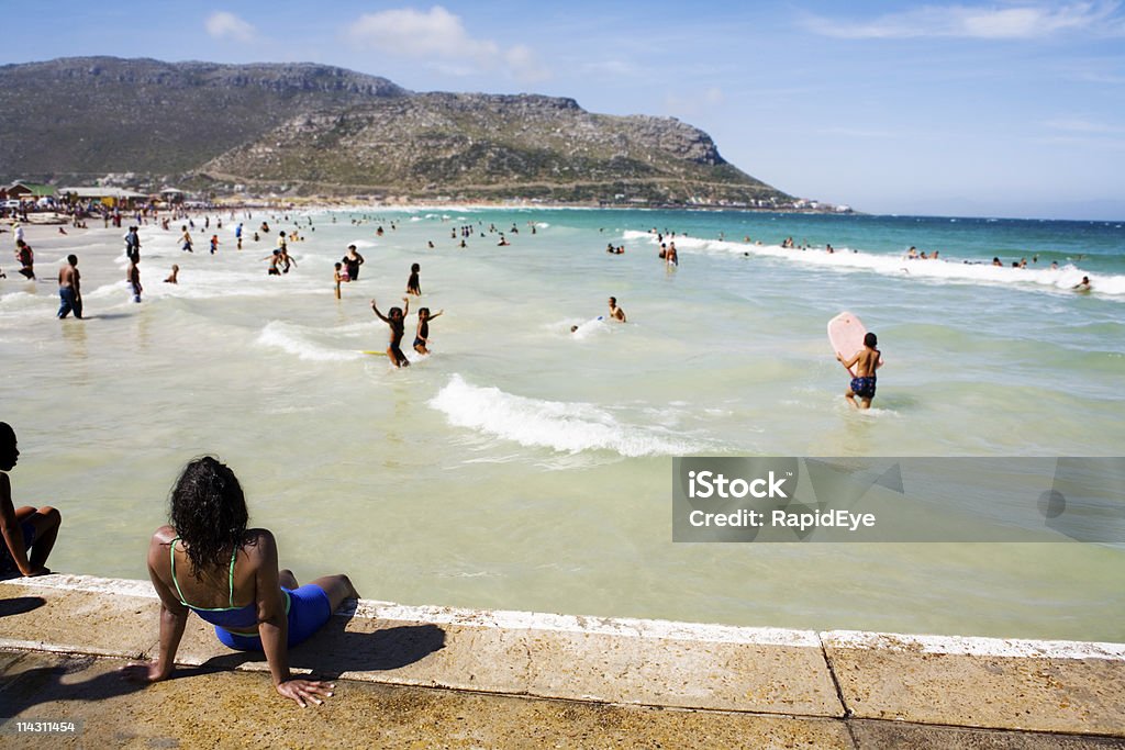 Verão na praia - Foto de stock de Multidão royalty-free