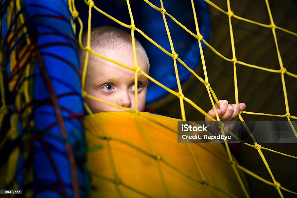 Brooding niño - Foto de stock de 4-5 años libre de derechos