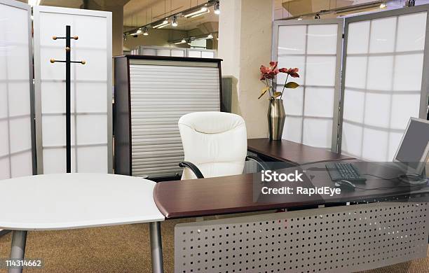 Foto de Elegante Escritório Moderno e mais fotos de stock de Alumínio - Alumínio, Branco, Cadeira