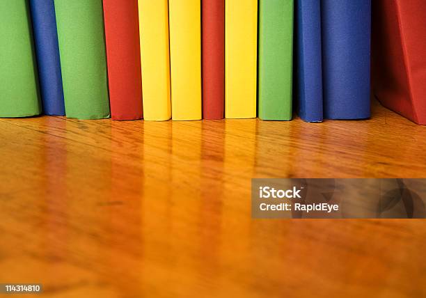 Foto de Livros Em Branco e mais fotos de stock de Amarelo - Amarelo, Arranjo, Azul