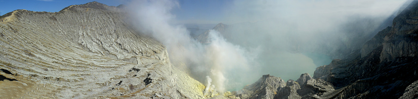 Very large panorama of the mountains and little pond