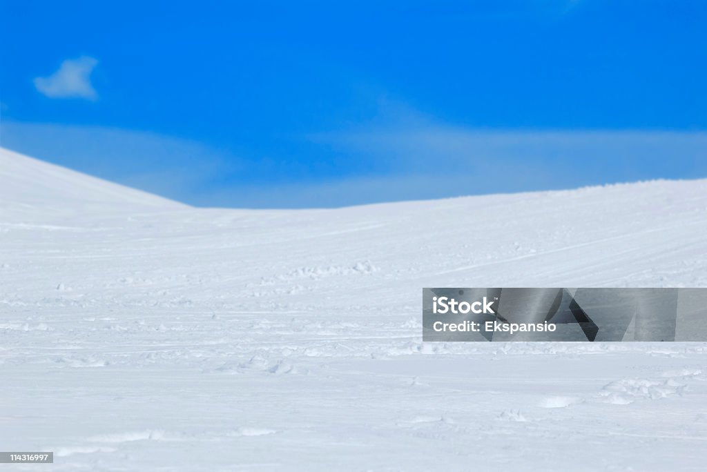 Un paesaggio nevoso - Foto stock royalty-free di Astratto