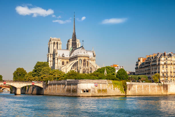 istock Notre Dame de Paris, France 1143172954